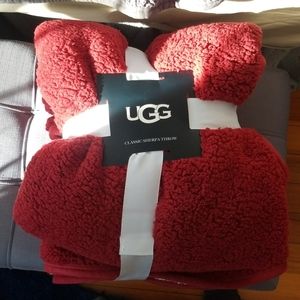 Ugg Classic Sherpa Throw